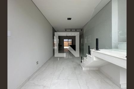 Sala de casa de condomínio à venda com 3 quartos, 130m² em Santana de Parnaíba, Santana de Parnaíba