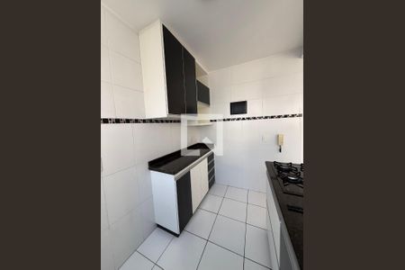 Cozinha de apartamento para alugar com 2 quartos, 48m² em Bom Retiro, Betim