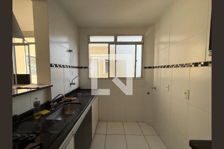 Cozinha de apartamento para alugar com 2 quartos, 48m² em Bom Retiro, Betim