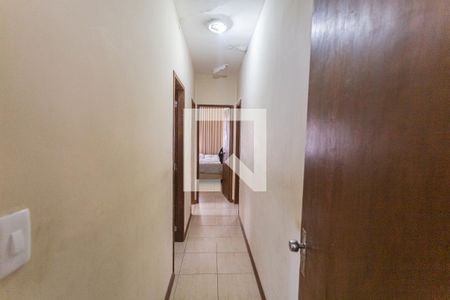 Corredor de apartamento à venda com 3 quartos, 180m² em Santo Antônio, Belo Horizonte