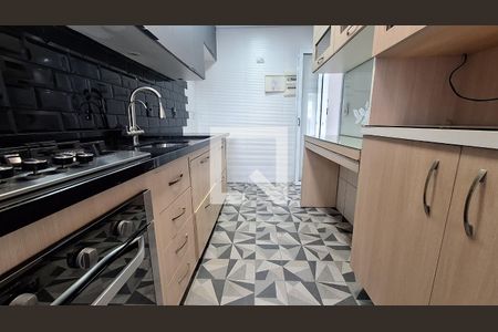 Cozinha de apartamento para alugar com 2 quartos, 72m² em Vila Valenca, São Vicente