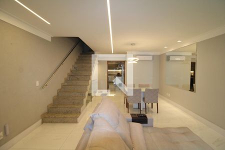 Sala de casa de condomínio para alugar com 4 quartos, 289m² em Jardim São Paulo, São Paulo