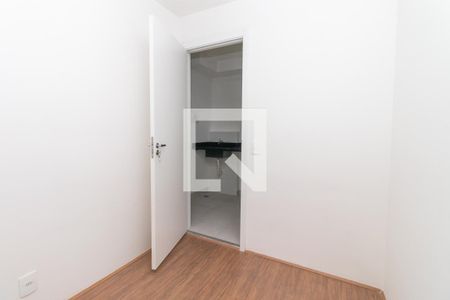 Quarto 1 de apartamento para alugar com 2 quartos, 34m² em Parque Industrial Tomas Edson, São Paulo