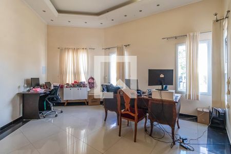 Sala de casa de condomínio à venda com 4 quartos, 800m² em Outeiro de São Fernando, Barueri