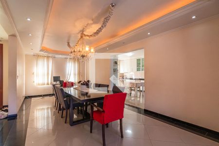 Sala de casa de condomínio à venda com 4 quartos, 800m² em Outeiro de São Fernando, Barueri