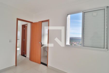 Suíte de apartamento para alugar com 2 quartos, 58m² em Dona Zulmira, Uberlândia