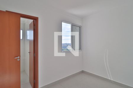 Suíte de apartamento para alugar com 2 quartos, 58m² em Dona Zulmira, Uberlândia