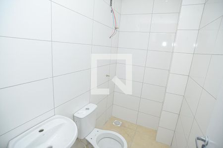 Banheiro de kitnet/studio para alugar com 1 quarto, 31m² em Jardim Algarve, Viamão