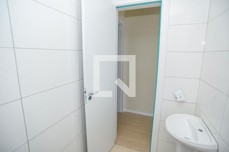 Banheiro de kitnet/studio para alugar com 1 quarto, 31m² em Jardim Algarve, Viamão