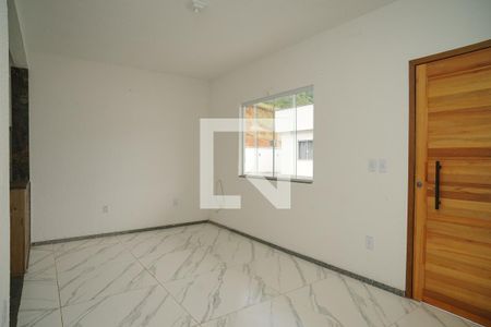 Sala de casa de condomínio para alugar com 1 quarto, 49m² em Flamengo, Maricá