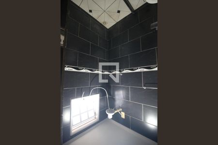 Banheiro de casa para alugar com 2 quartos, 80m² em Novo Horizonte, Nilópolis
