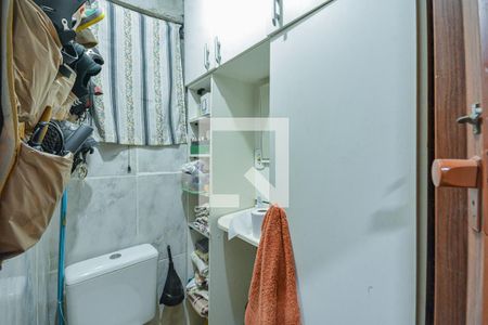 Lavabo de casa para alugar com 3 quartos, 250m² em Jardim Guarapiranga, São Paulo