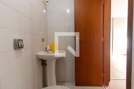 Banheiro Corredor de apartamento para alugar com 3 quartos, 67m² em Guaíra, Curitiba