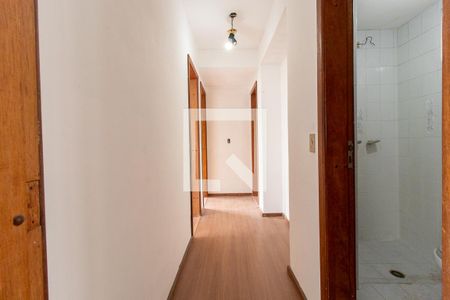 Corredor de apartamento para alugar com 3 quartos, 67m² em Guaíra, Curitiba