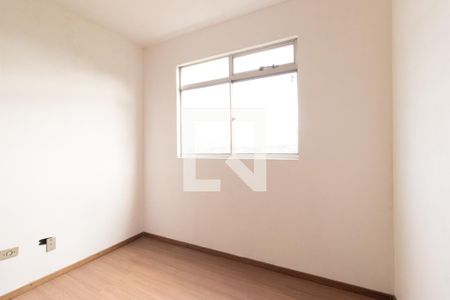 Quarto 1 de apartamento para alugar com 3 quartos, 67m² em Guaíra, Curitiba