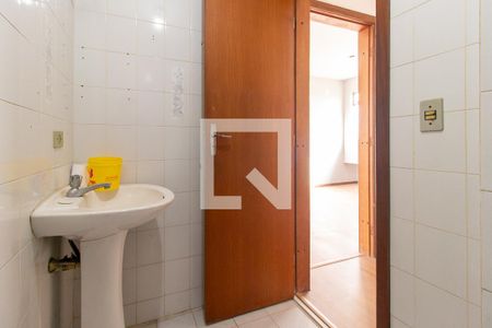 Banheiro Corredor de apartamento para alugar com 3 quartos, 67m² em Guaíra, Curitiba