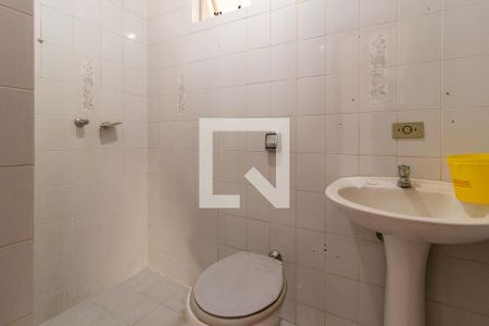 Banheiro Corredor de apartamento para alugar com 3 quartos, 67m² em Guaíra, Curitiba