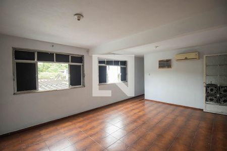 Sala de casa para alugar com 2 quartos, 80m² em Maria Paula, São Gonçalo