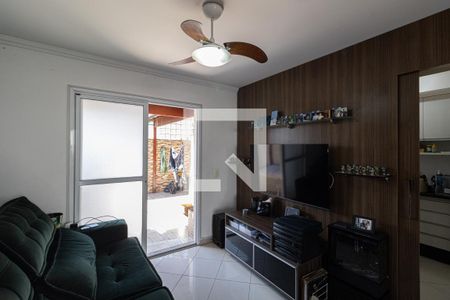 Sala de casa de condomínio para alugar com 3 quartos, 120m² em Jardim Santa Maria, São Paulo