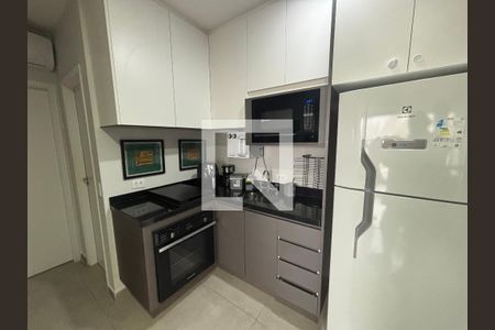 Cozinha de apartamento para alugar com 2 quartos, 45m² em Bela Vista, São Paulo