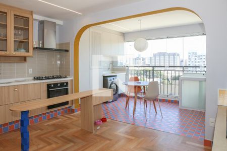 Sala e Cozinha de apartamento para alugar com 2 quartos, 53m² em Barra Funda, São Paulo