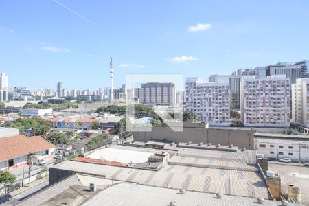 Vista da Sala e Cozinha de apartamento para alugar com 2 quartos, 53m² em Barra Funda, São Paulo