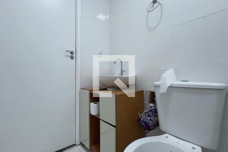 Banheiro de apartamento para alugar com 2 quartos, 43m² em Jardim Normandia, Guarulhos