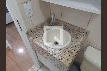 Banheiro de apartamento para alugar com 2 quartos, 50m² em Vila Amélia, São Paulo