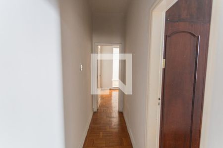 Corredor de casa para alugar com 3 quartos, 140m² em Santa Efigênia, Belo Horizonte