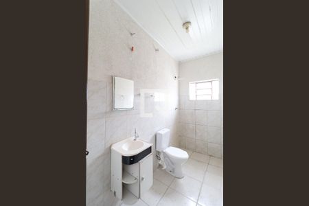 Banheiro de casa à venda com 2 quartos, 44m² em Vila Mazzei, São Paulo