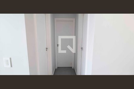 Corredor de apartamento para alugar com 2 quartos, 47m² em Ayrosa, Osasco