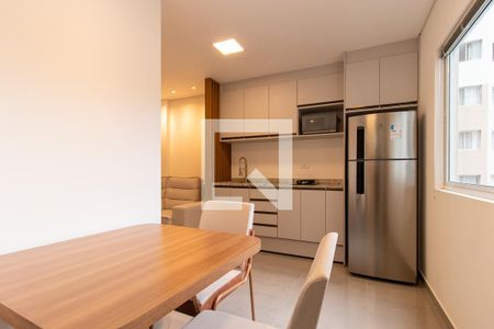 Sala/Cozinha de apartamento para alugar com 1 quarto, 34m² em Vila Izabel, Curitiba