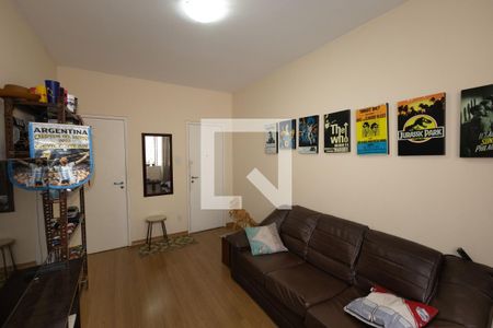 Sala de TV de apartamento à venda com 3 quartos, 90m² em São Pedro, Belo Horizonte