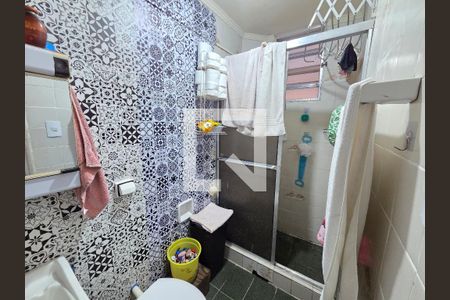 Banheiro de kitnet/studio para alugar com 1 quarto, 33m² em Jardim Imperador, Praia Grande