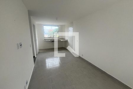 Sala de casa à venda com 2 quartos, 88m² em Praia da Bandeira, Rio de Janeiro