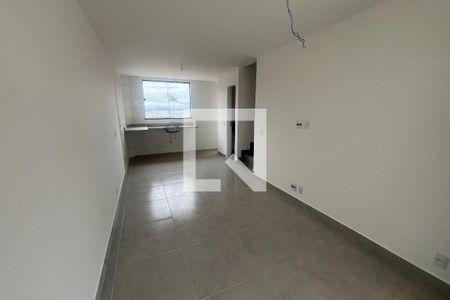 Sala de casa à venda com 2 quartos, 88m² em Praia da Bandeira, Rio de Janeiro