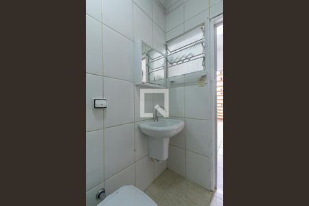 Banheiro de casa para alugar com 1 quarto, 50m² em Rudge Ramos, São Bernardo do Campo