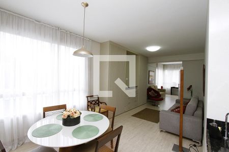 Sala de kitnet/studio para alugar com 1 quarto, 54m² em Santa Lúcia, Belo Horizonte