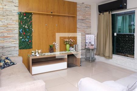 Sala de casa para alugar com 3 quartos, 90m² em Vila Anita, Nova Iguaçu