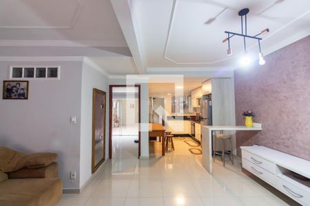 Sala  de casa à venda com 4 quartos, 234m² em Quitaúna, Osasco
