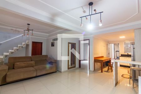 Sala  de casa à venda com 4 quartos, 234m² em Quitaúna, Osasco