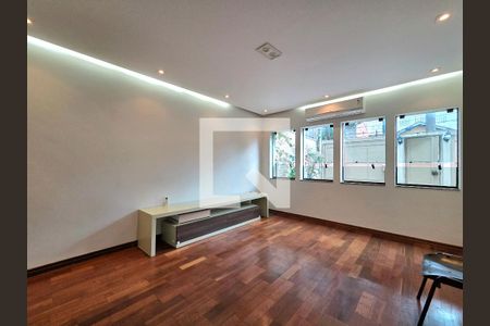 Sala de casa à venda com 3 quartos, 160m² em Indianópolis, São Paulo