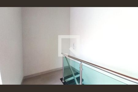 Escada de apartamento para alugar com 2 quartos, 115m² em Vila Valparaíso, Santo André
