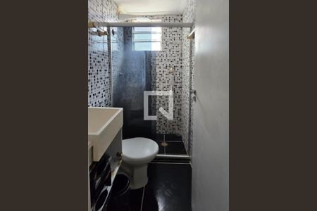 Banheiro de apartamento para alugar com 3 quartos, 59m² em Saboeiro, Salvador
