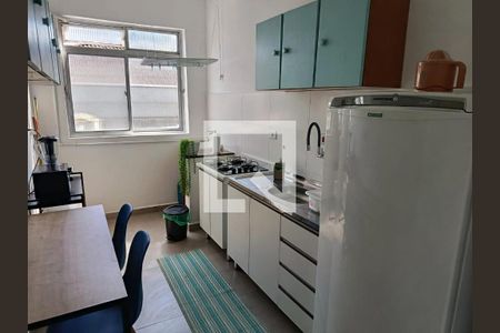 Cozinha de apartamento para alugar com 1 quarto, 42m² em Guilhermina, Praia Grande