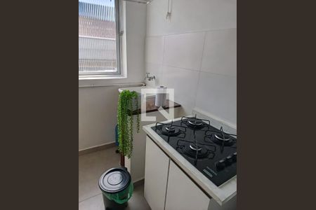 Cozinha de apartamento para alugar com 1 quarto, 42m² em Guilhermina, Praia Grande