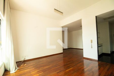 Sala  de apartamento para alugar com 1 quarto, 78m² em Belvedere, Belo Horizonte