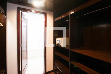 Closet do quarto de apartamento para alugar com 1 quarto, 60m² em Itaim Bibi, São Paulo