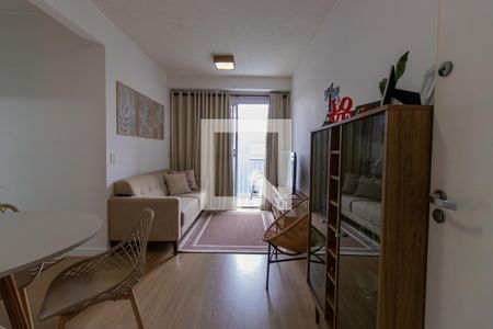 Sala de apartamento para alugar com 2 quartos, 50m² em Jardim Central, Cotia