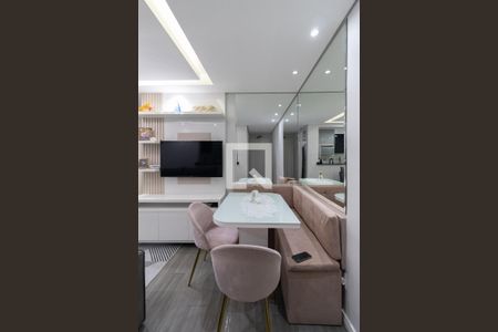 Sala e Cozinha de apartamento à venda com 2 quartos, 47m² em Jardim Santa Teresinha, São Paulo